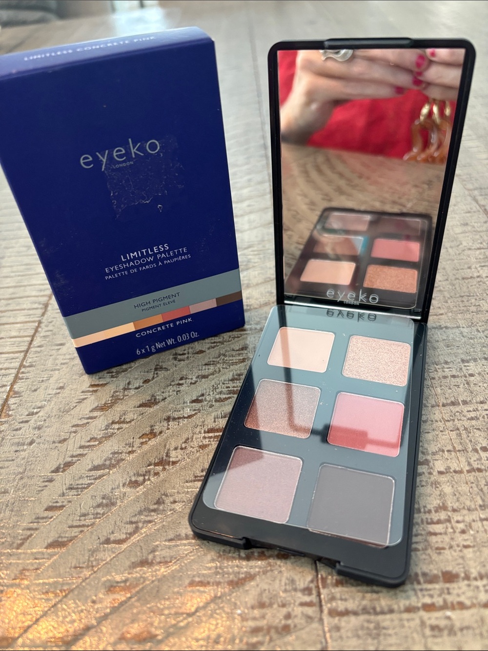 NIB Eyeko Limitless Eyeshadow Palette in Concrete Pink